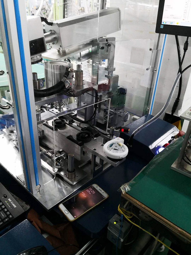激光打碼及自動電檢機3.jpg